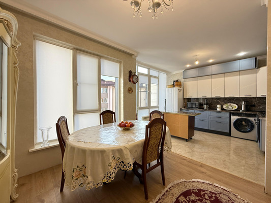 Продам двухкомнатную (2-комн.) квартиру, Тлостанова ул, 32, Нальчик г