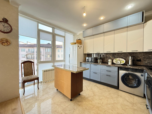 Продам двухкомнатную (2-комн.) квартиру, Тлостанова ул, 32, Нальчик г