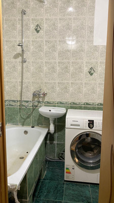 Продам двухкомнатную (2-комн.) квартиру, им. 40-летия Победы ул, 67, Краснодар г