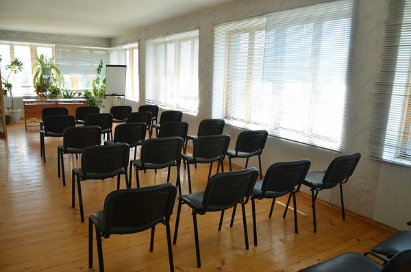 Продам коммерческое помещение 690 м2, Тополевая ул, 42, Совхозное с