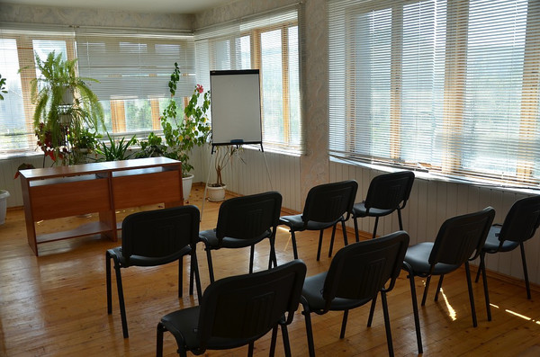 Продам коммерческое помещение 690 м2, Тополевая ул, 42, Совхозное с