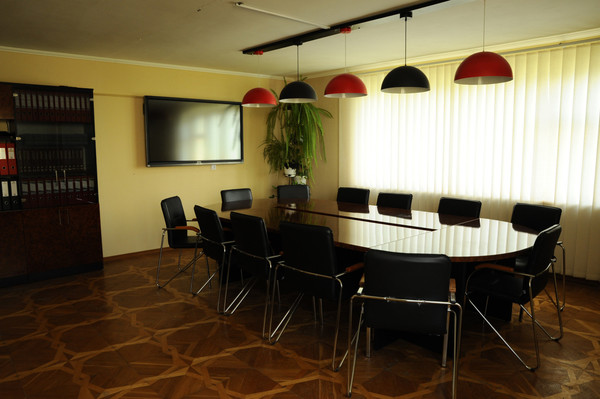 Продам коммерческое помещение 690 м2, Тополевая ул, 42, Совхозное с