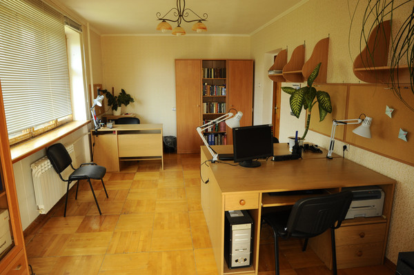 Продам коммерческое помещение 690 м2, Тополевая ул, 42, Совхозное с