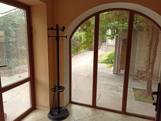 Продам коммерческое помещение 690 м2, Тополевая ул, 42, Совхозное с