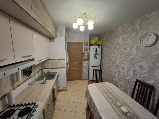 Продам трехкомнатную (3-комн.) квартиру, 8, Вороново с