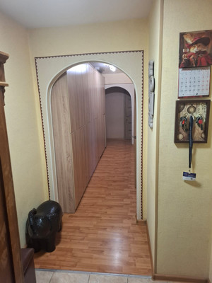 Продам трехкомнатную (3-комн.) квартиру, 8, Вороново с