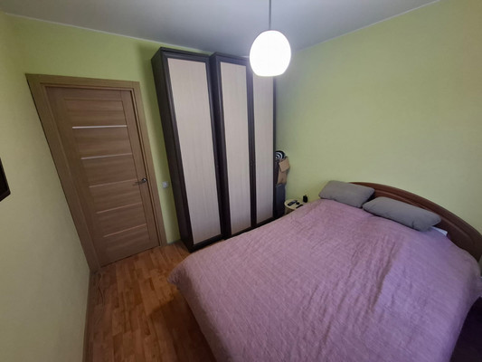 Продам трехкомнатную (3-комн.) квартиру, 8, Вороново с