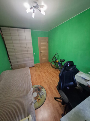 Продам трехкомнатную (3-комн.) квартиру, 8, Вороново с