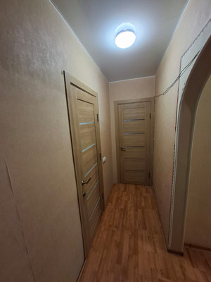 Продам трехкомнатную (3-комн.) квартиру, 8, Вороново с