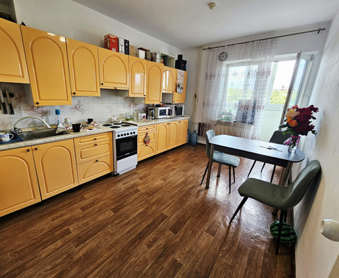 Продам трехкомнатную (3-комн.) квартиру, Петренко ул, 8, Ростов-на-Дону г