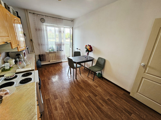 Продам трехкомнатную (3-комн.) квартиру, Петренко ул, 8, Ростов-на-Дону г