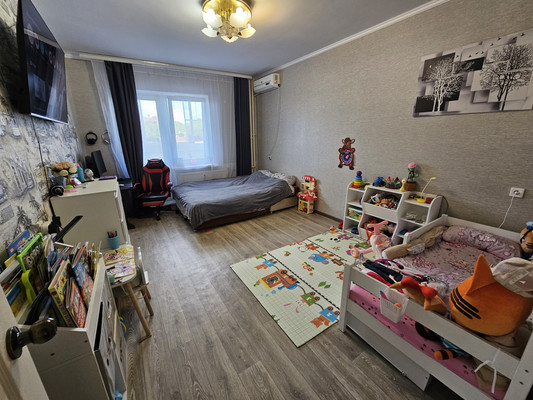 Продам трехкомнатную (3-комн.) квартиру, Петренко ул, 8, Ростов-на-Дону г