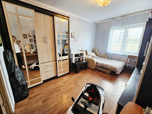 Продам трехкомнатную (3-комн.) квартиру, Петренко ул, 8, Ростов-на-Дону г