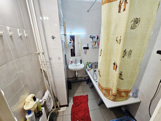 Продам трехкомнатную (3-комн.) квартиру, Петренко ул, 8, Ростов-на-Дону г