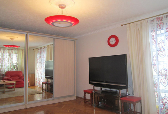 Продам трехкомнатную (3-комн.) квартиру, Малиновского ул, 72, Ростов-на-Дону г