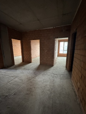 Продам трехкомнатную (3-комн.) квартиру, Тлостанова ул, 32, Нальчик г