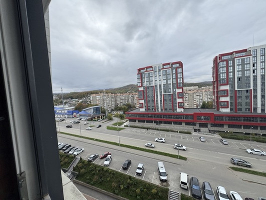 Продам трехкомнатную (3-комн.) квартиру, Тлостанова ул, 32, Нальчик г