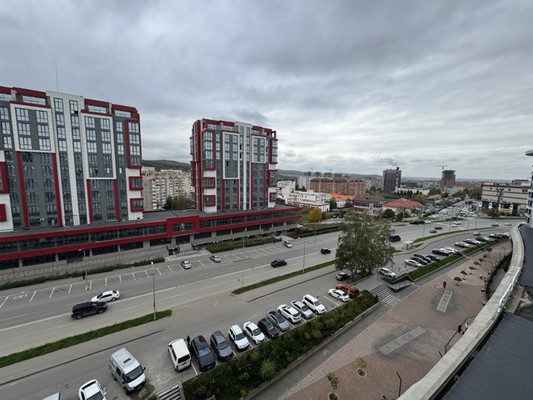 Продам трехкомнатную (3-комн.) квартиру, Тлостанова ул, 32, Нальчик г