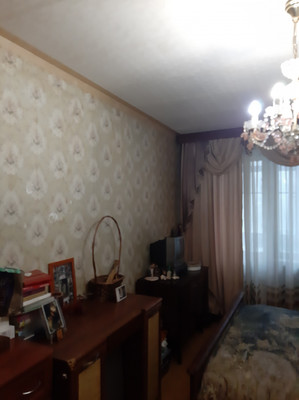 Продам двухкомнатную (2-комн.) квартиру, Генерала Кныша ул, 1, Гатчина г