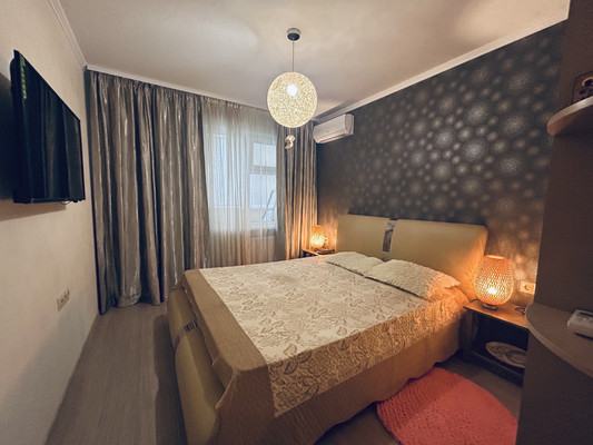 Продам двухкомнатную (2-комн.) квартиру, Грибоедова ул, 21к2, Ялта г