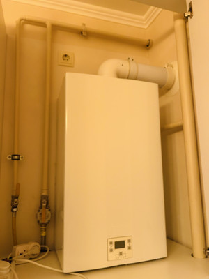 Продам двухкомнатную (2-комн.) квартиру, Грибоедова ул, 21к2, Ялта г