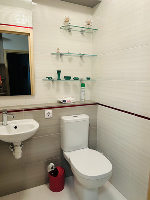 Продам двухкомнатную (2-комн.) квартиру, Грибоедова ул, 21к2, Ялта г