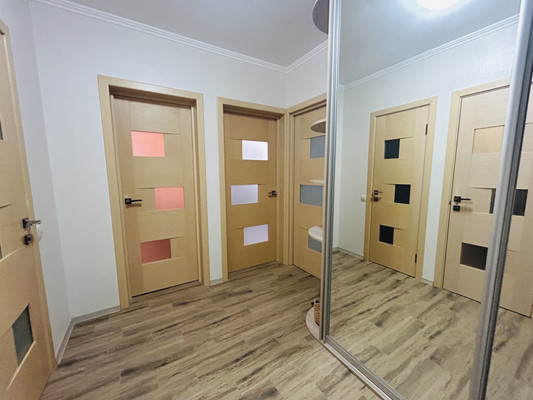 Продам двухкомнатную (2-комн.) квартиру, Грибоедова ул, 21к2, Ялта г