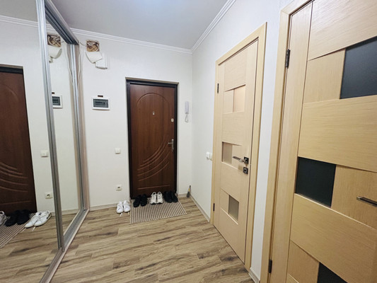 Продам двухкомнатную (2-комн.) квартиру, Грибоедова ул, 21к2, Ялта г