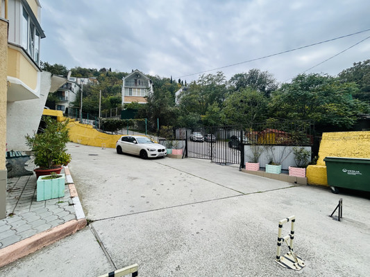 Продам двухкомнатную (2-комн.) квартиру, Грибоедова ул, 21к2, Ялта г