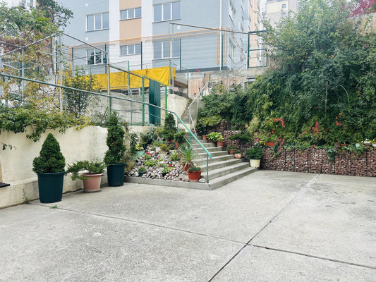 Продам двухкомнатную (2-комн.) квартиру, Грибоедова ул, 21к2, Ялта г