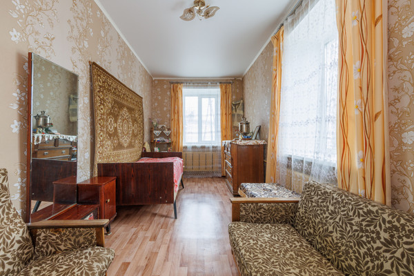 Продам двухкомнатную (2-комн.) квартиру, Тельмана ул, 70а, Брянск г