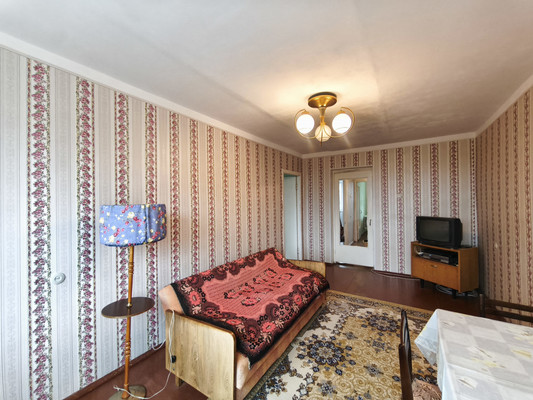 Продам трехкомнатную (3-комн.) квартиру, Железнодорожная ул, 69, Мга гп