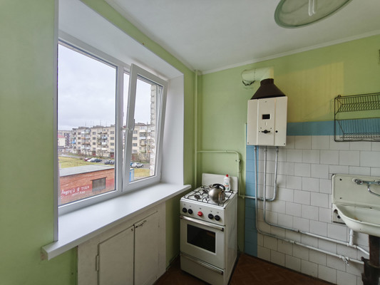 Продам трехкомнатную (3-комн.) квартиру, Железнодорожная ул, 69, Мга гп