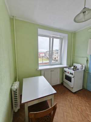 Продам трехкомнатную (3-комн.) квартиру, Железнодорожная ул, 69, Мга гп