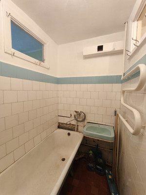 Продам трехкомнатную (3-комн.) квартиру, Железнодорожная ул, 69, Мга гп