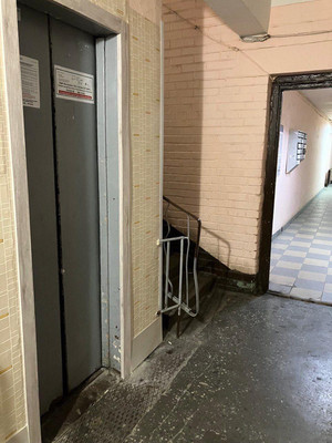 Продам комнату в 8-комн. квартире, Купчинская ул, 21к1, Санкт-Петербург г