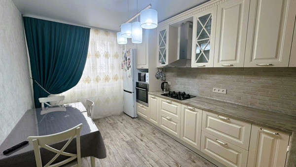 Продам трехкомнатную (3-комн.) квартиру, Самаровская ул, 1, Ханты-Мансийск г