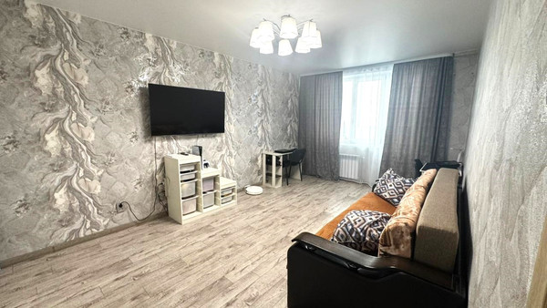 Продам трехкомнатную (3-комн.) квартиру, Самаровская ул, 1, Ханты-Мансийск г