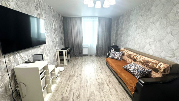 Продам трехкомнатную (3-комн.) квартиру, Самаровская ул, 1, Ханты-Мансийск г