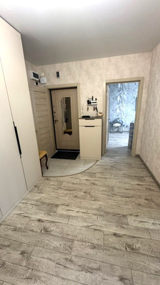 Продам трехкомнатную (3-комн.) квартиру, Самаровская ул, 1, Ханты-Мансийск г