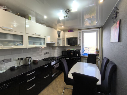 Продам многокомнатную квартиру, Грэсовская ул, 2, Грэсовский пгт