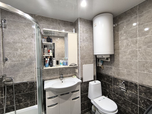 Продам многокомнатную квартиру, Грэсовская ул, 2, Грэсовский пгт