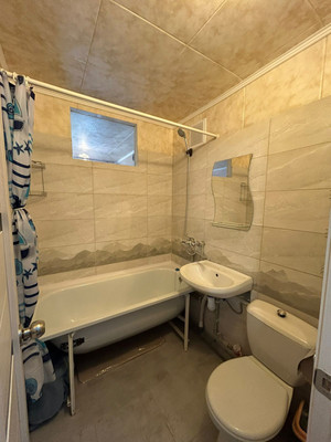 Продам двухкомнатную (2-комн.) квартиру, им. 40-летия Победы ул, 16, Краснодар г