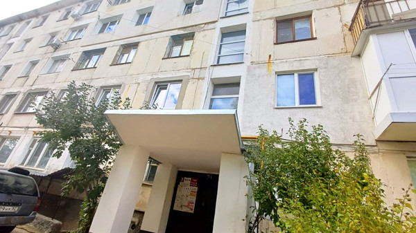 Продам трехкомнатную (3-комн.) квартиру, Гагарина ул, 26б, Гвардейское пгт