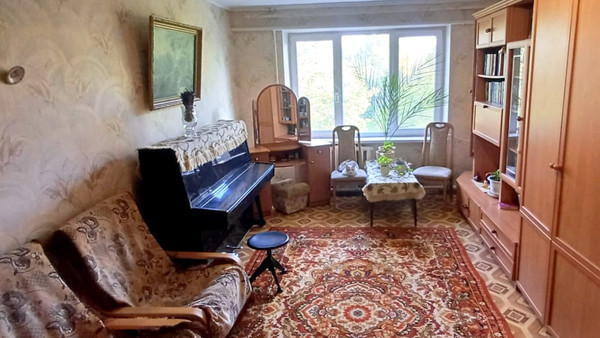 Продам трехкомнатную (3-комн.) квартиру, Гагарина ул, 26б, Гвардейское пгт