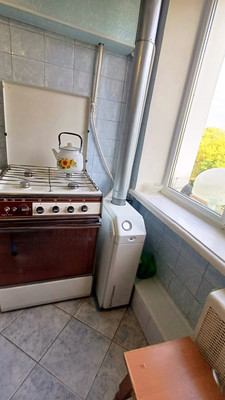 Продам трехкомнатную (3-комн.) квартиру, Гагарина ул, 26б, Гвардейское пгт