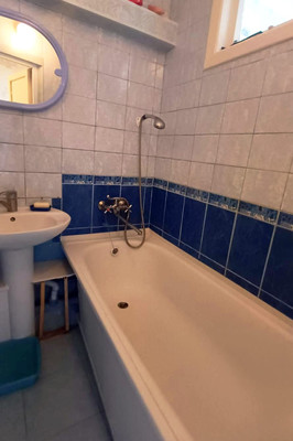 Продам трехкомнатную (3-комн.) квартиру, Гагарина ул, 26б, Гвардейское пгт