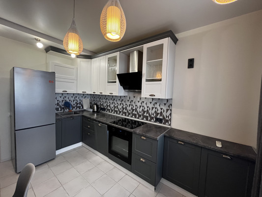 Продам двухкомнатную (2-комн.) квартиру, Мурата Ахеджака ул, 3, Новороссийск г