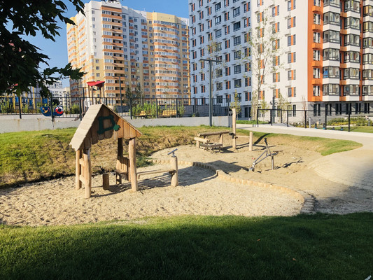 Продам двухкомнатную (2-комн.) квартиру, Мурата Ахеджака ул, 3, Новороссийск г