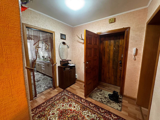 Продам трехкомнатную (3-комн.) квартиру, Республики ул, 76, Ишим г